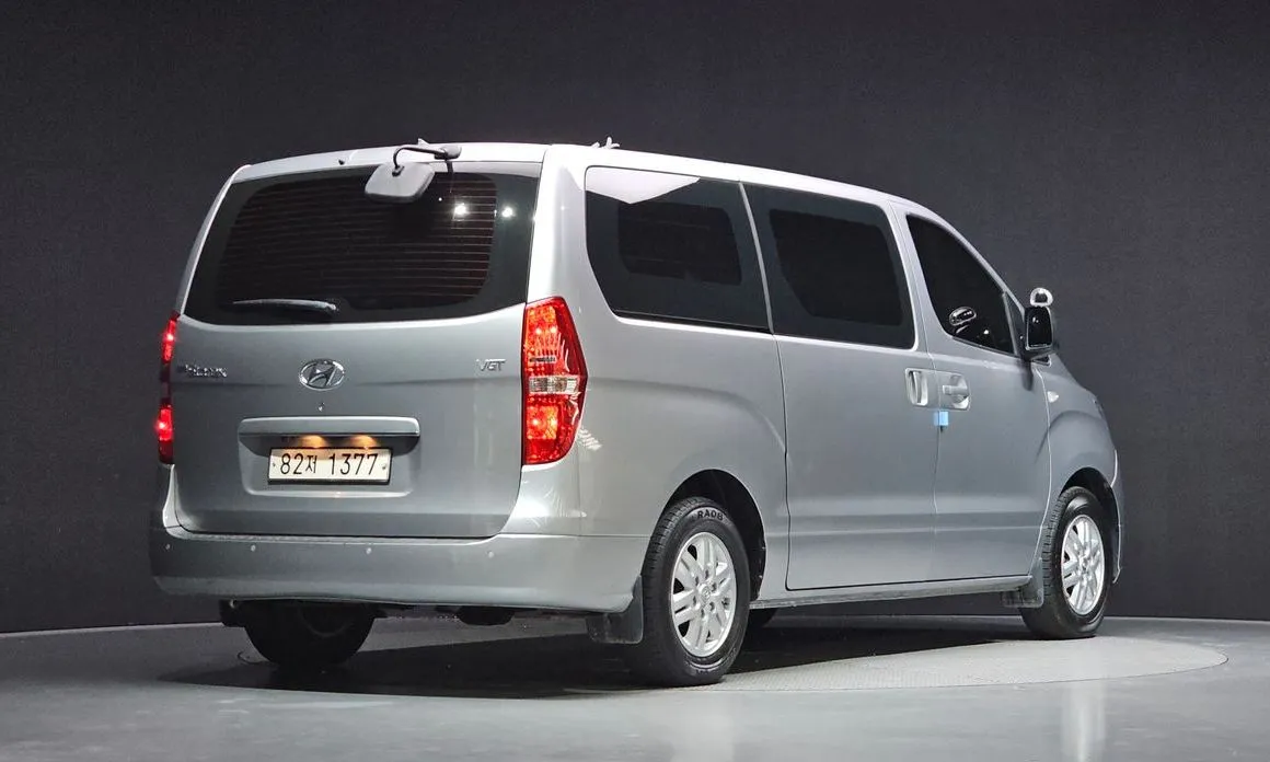 Hyundai Starex — фото 3