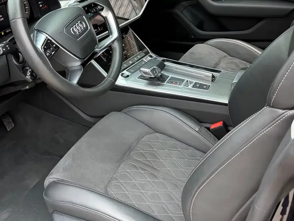 Audi A7L — фото 5