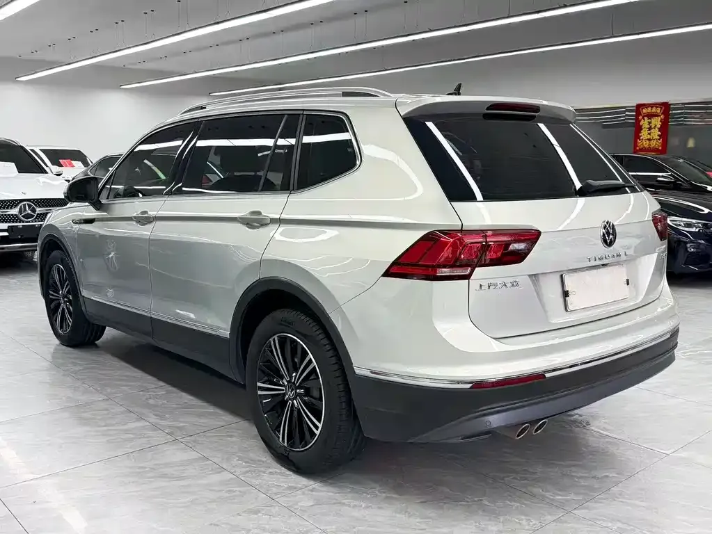 Volkswagen Tiguan L — фото 6