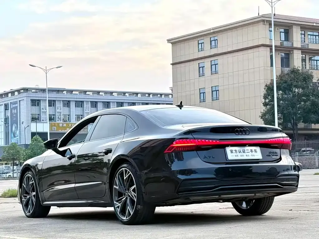 Audi A7L — фото 2