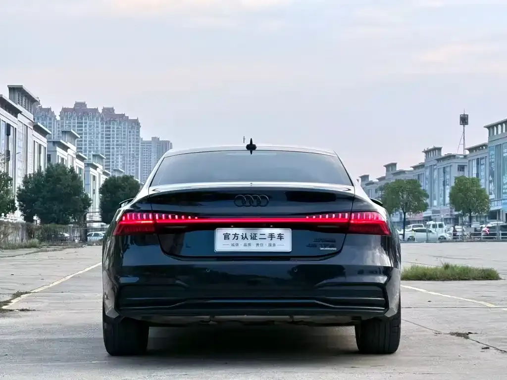 Audi A7L — фото 5