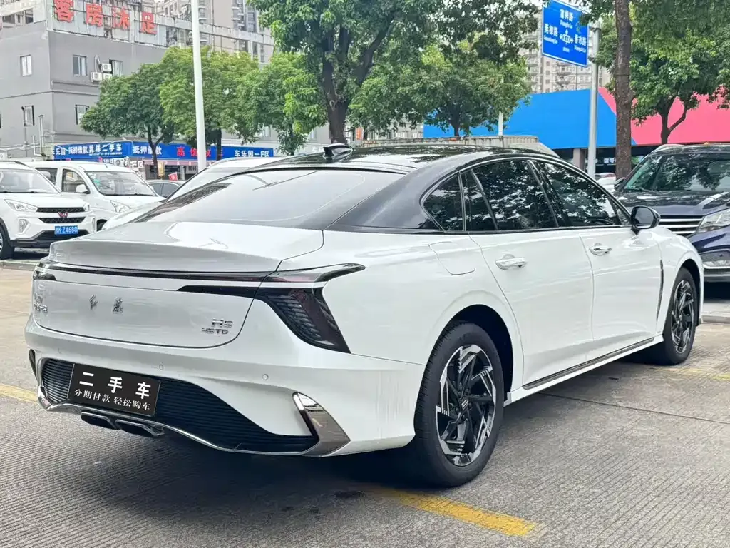Hongqi H6 — фото 3