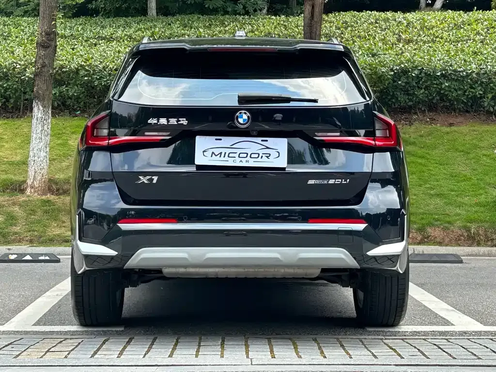 BMW X1 — фото 9