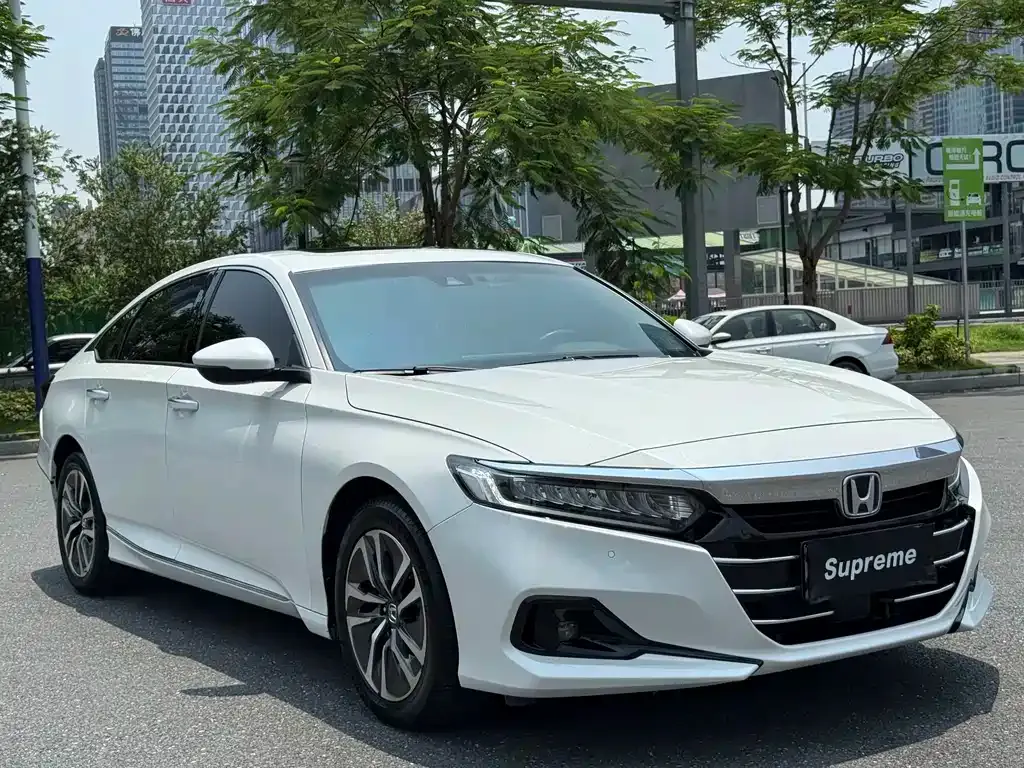 Honda Accord — фото 1