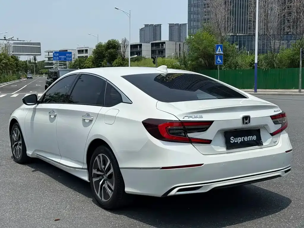 Honda Accord — фото 9