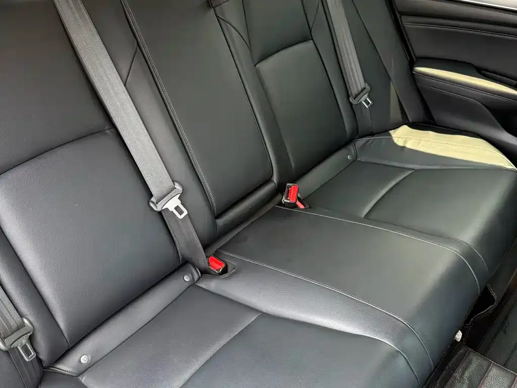 Honda Accord — фото 10