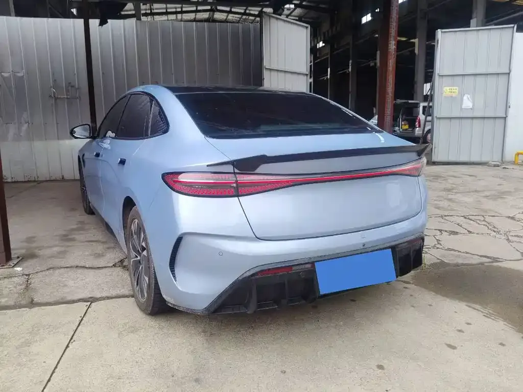 BYD Seal — фото 10