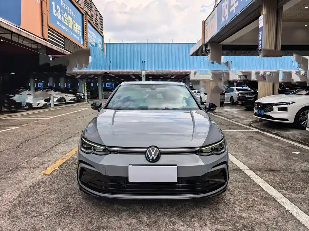 Volkswagen Golf — фото 8