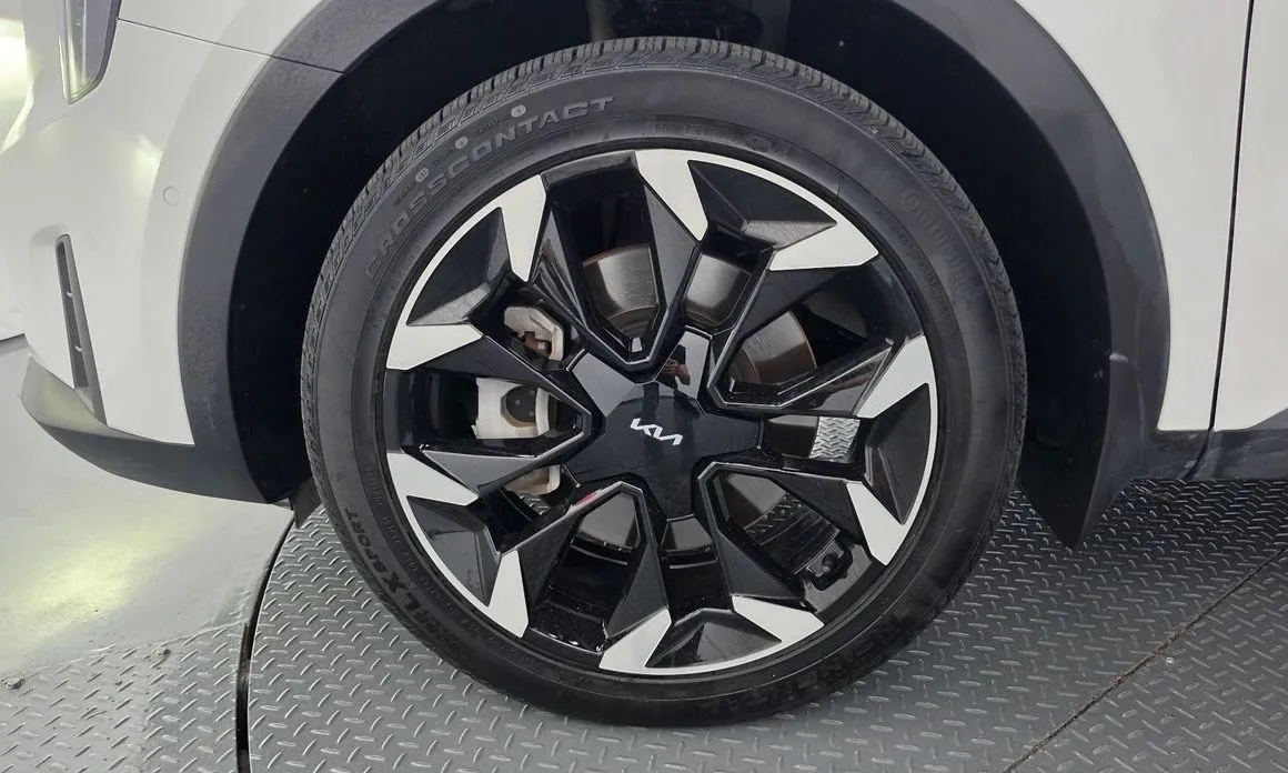 Kia Sorento — фото 10