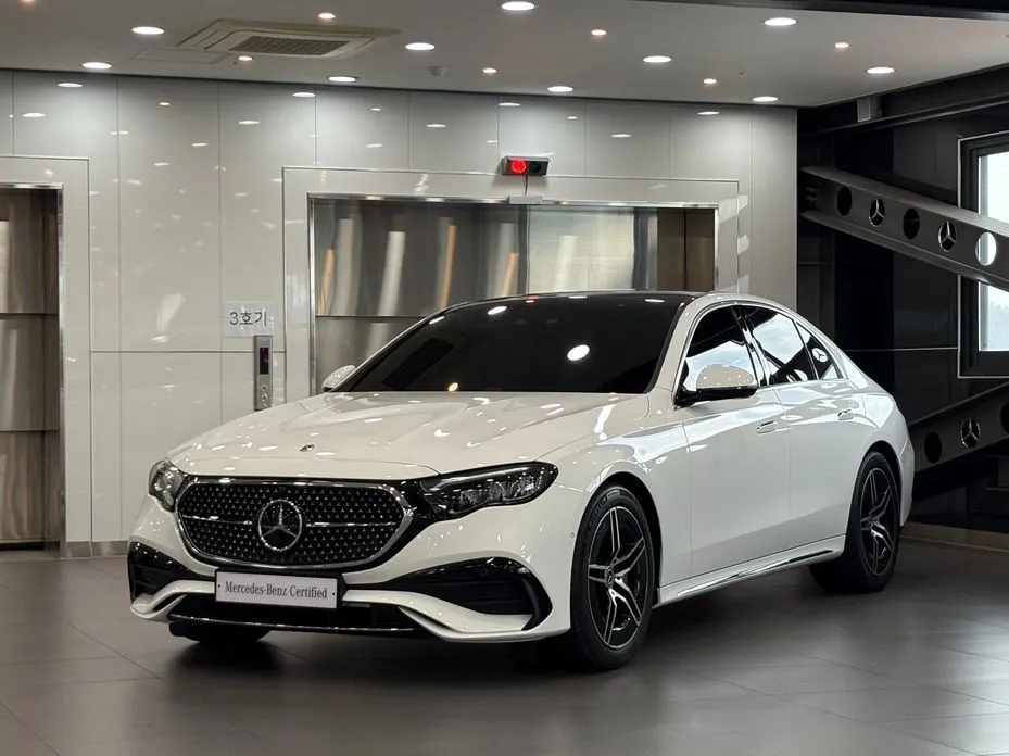 Mercedes-Benz E-Class — фото 1