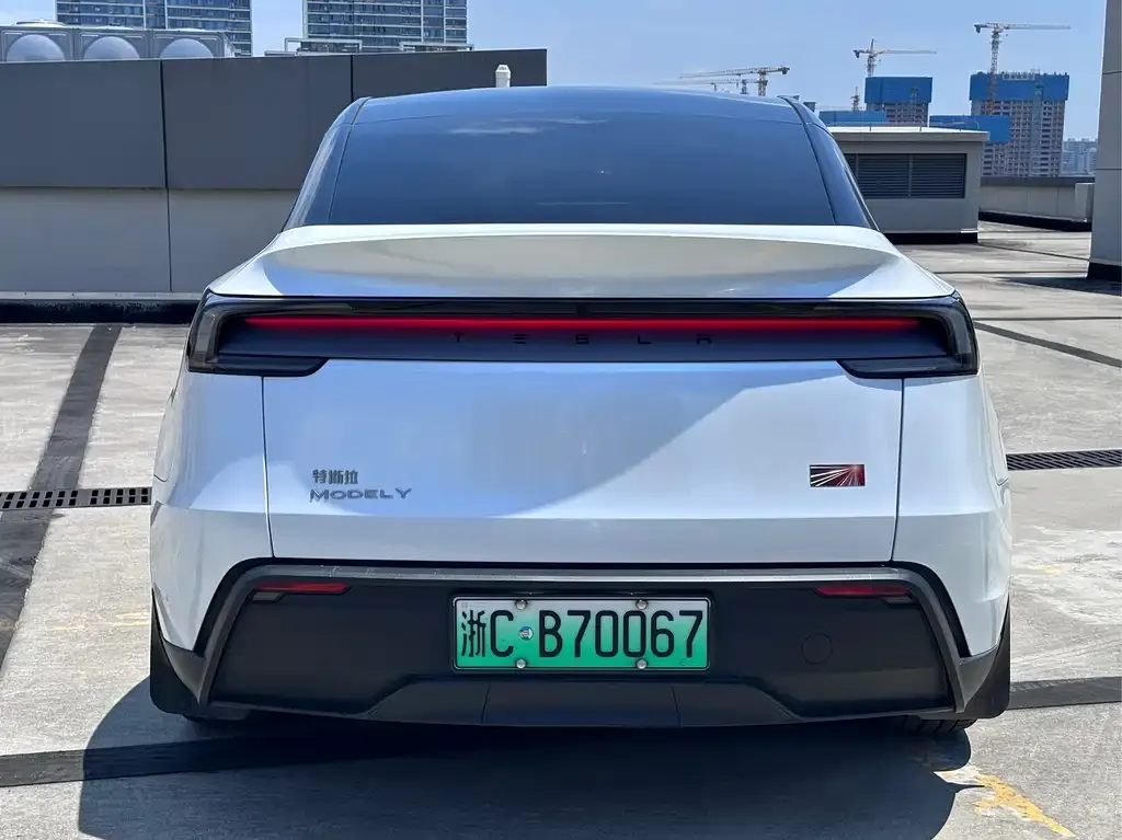 Tesla Model Y — фото 3