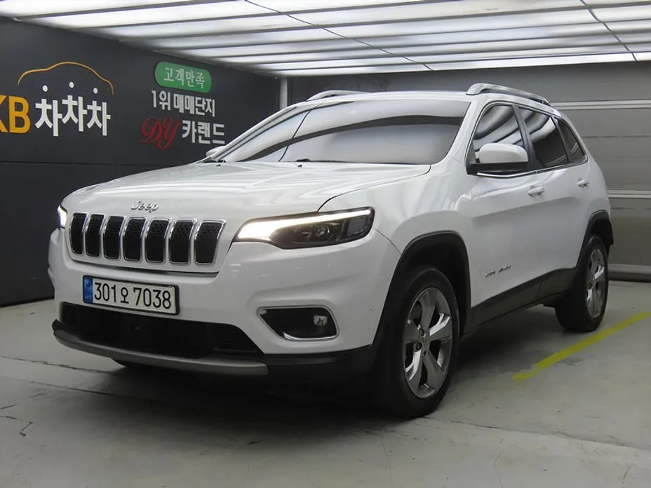 Jeep Cherokee — фото 1