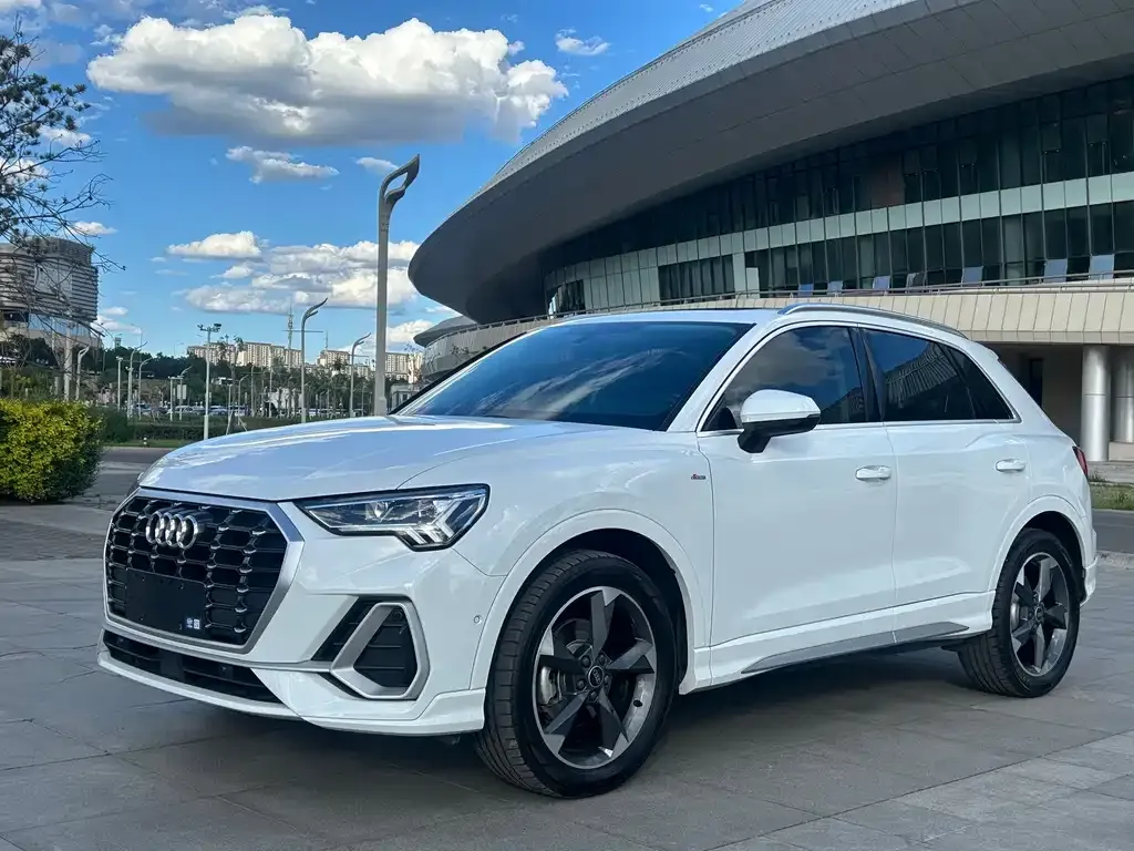 Audi Q3 — фото 1