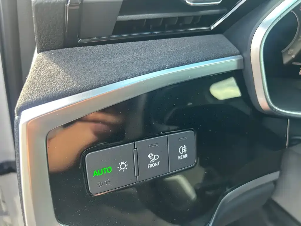 Audi Q3 — фото 10