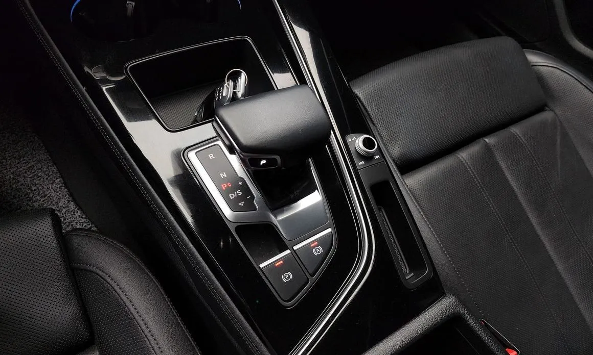 Audi A4 — фото 9