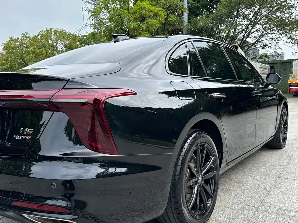Hongqi H5 — фото 10