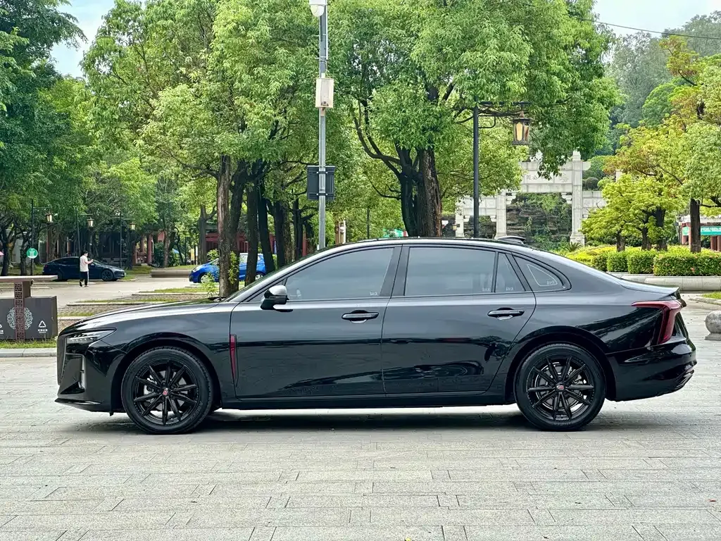 Hongqi H5 — фото 2