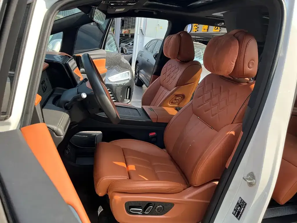 GAC Motor Trumpchi M8 — фото 10