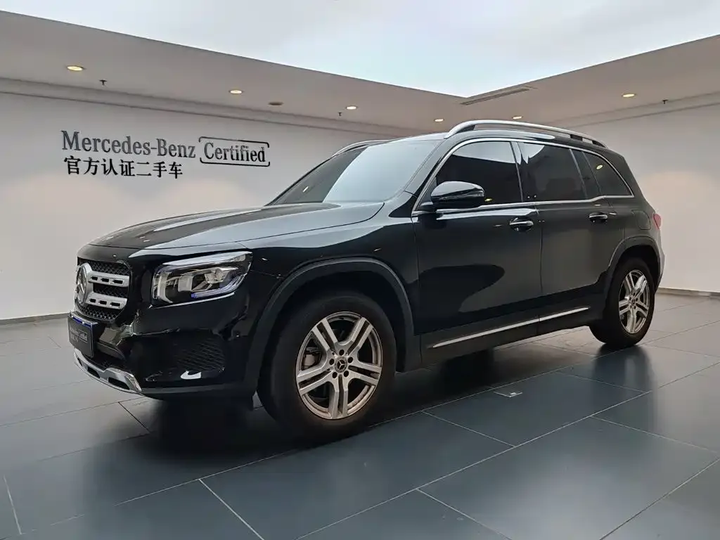 Mercedes-Benz GLB — фото 1