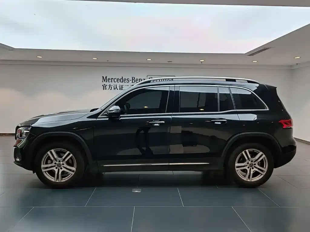 Mercedes-Benz GLB — фото 2