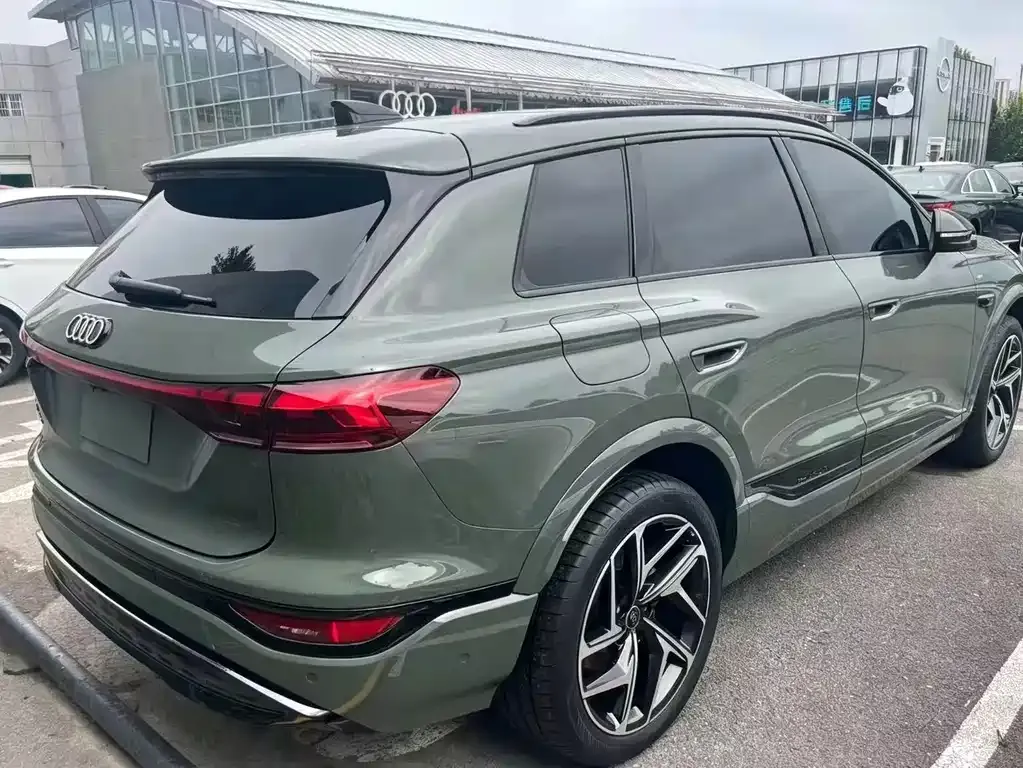 Audi Q6L e-tron — фото 4