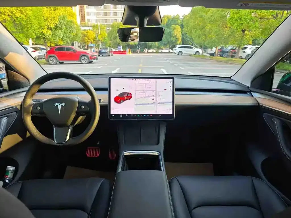Tesla Model Y — фото 4