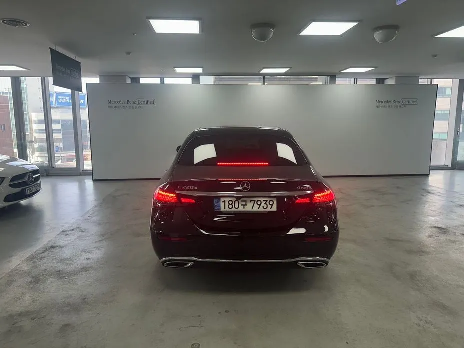 Mercedes-Benz E-Class — фото 4