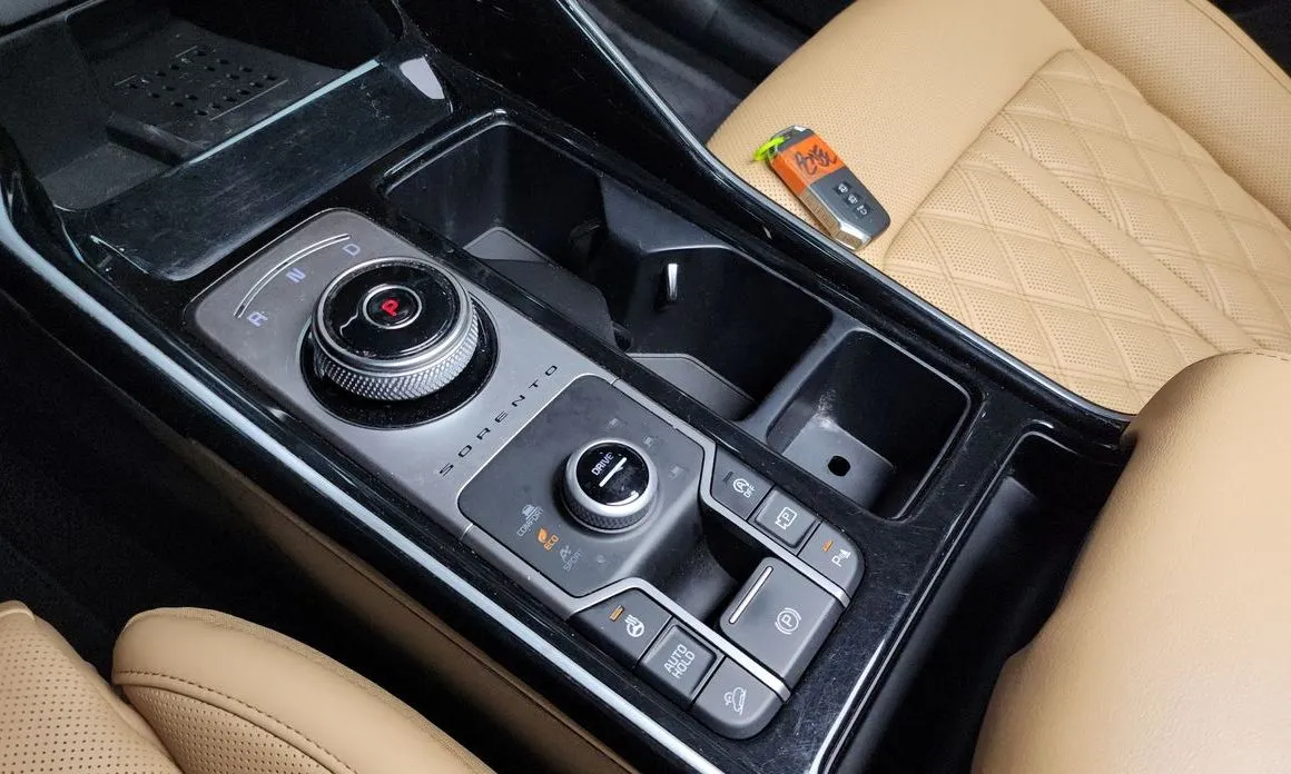 Kia Sorento — фото 10