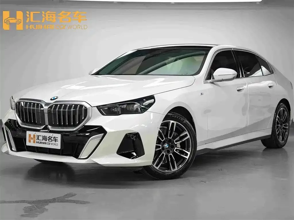 BMW 5 Series — фото 1