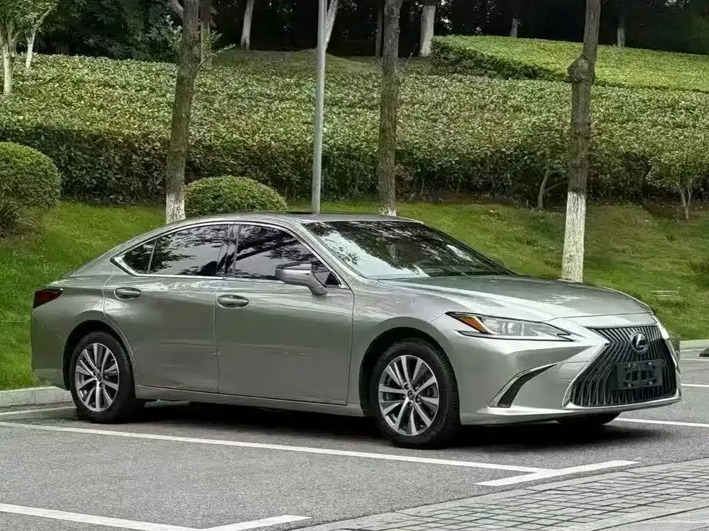 Lexus ES — фото 6