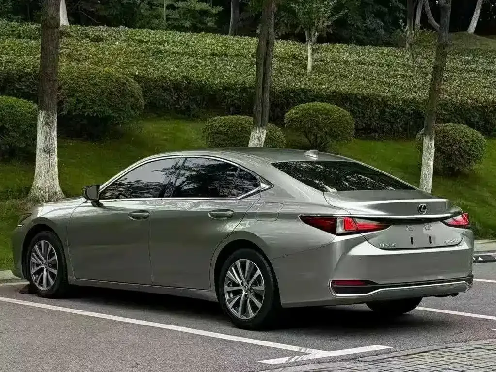 Lexus ES — фото 7