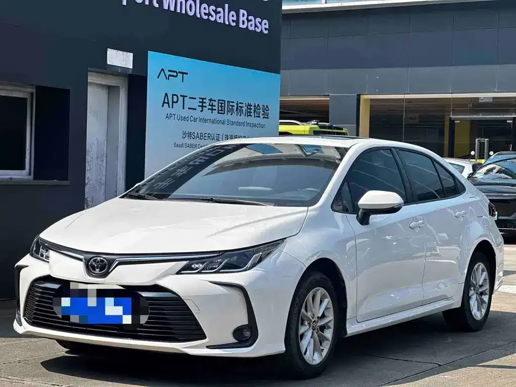 Toyota Corolla — фото 1