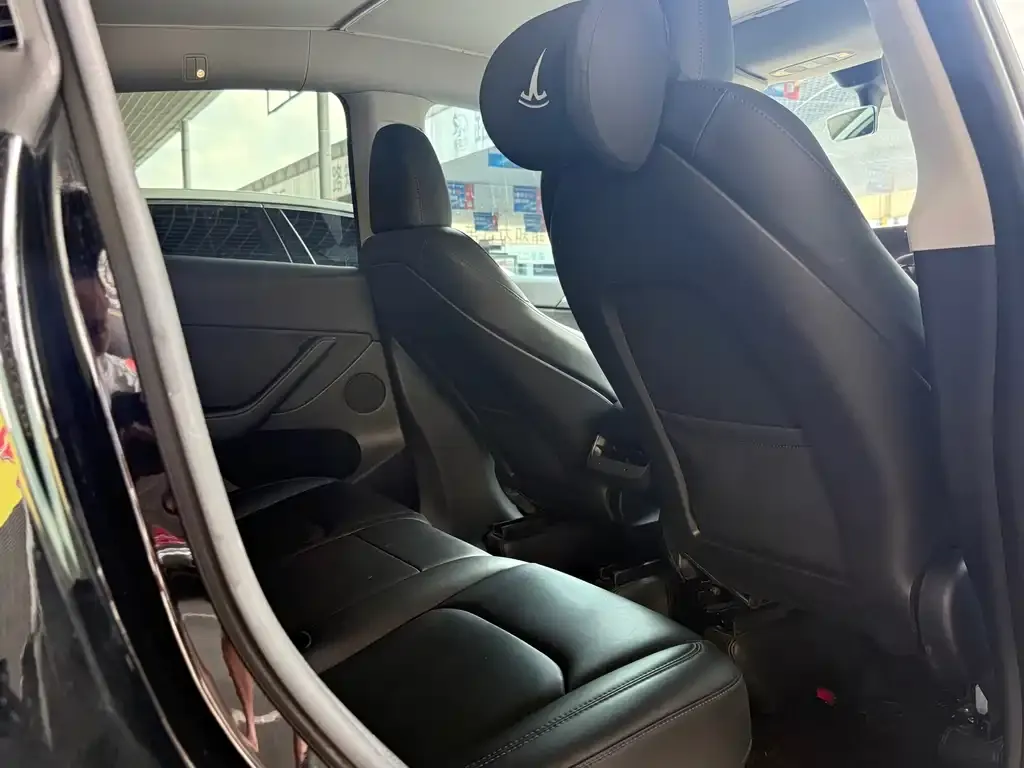 Tesla Model Y — фото 5