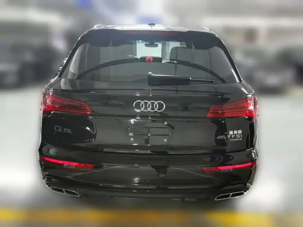 Audi Q5L — фото 6