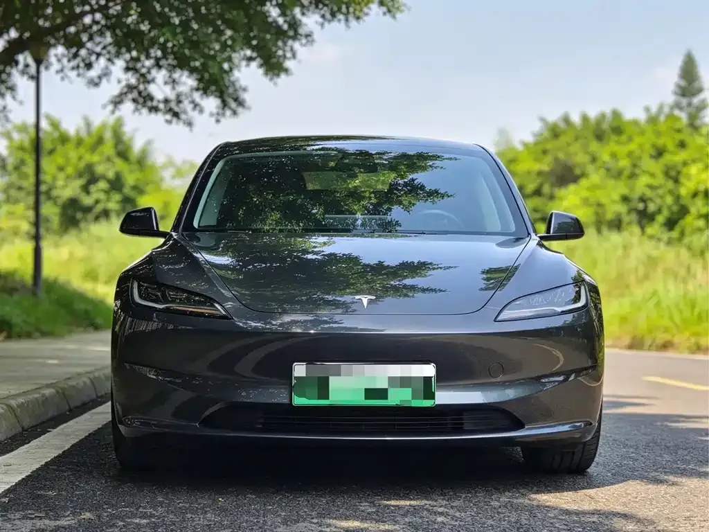 Tesla Model 3 — фото 7
