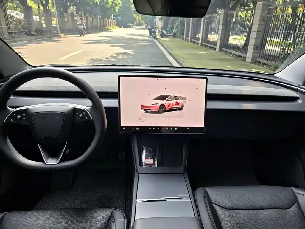 Tesla Model 3 — фото 8