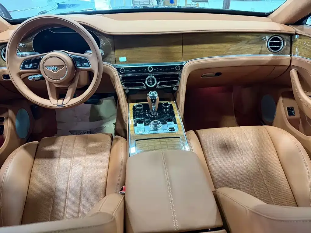 Bentley Flying Spur — фото 5