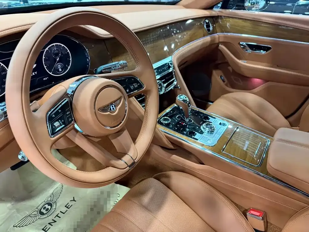 Bentley Flying Spur — фото 9