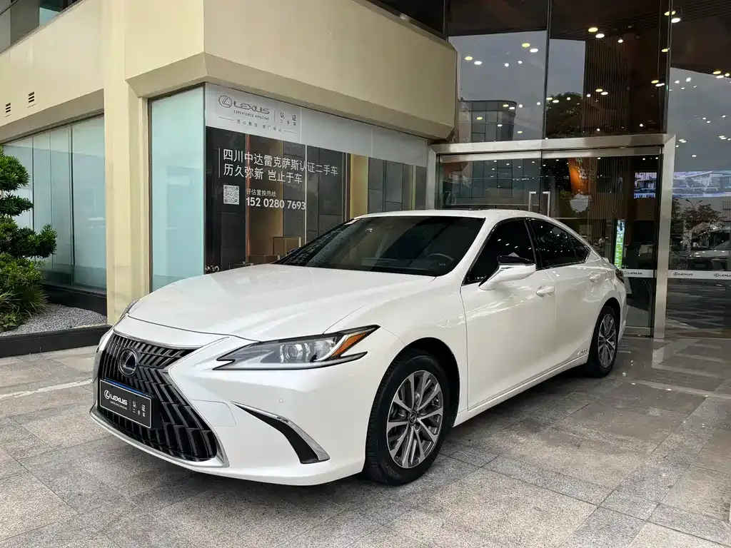 Lexus ES — фото 8