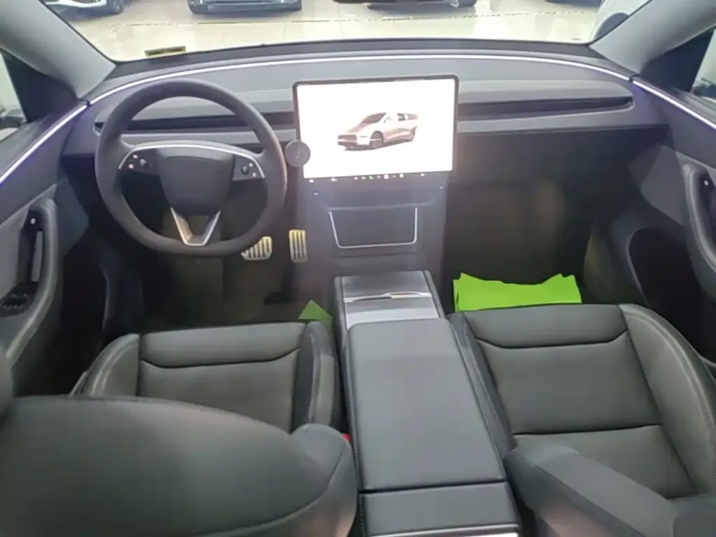 Tesla Model Y — фото 6