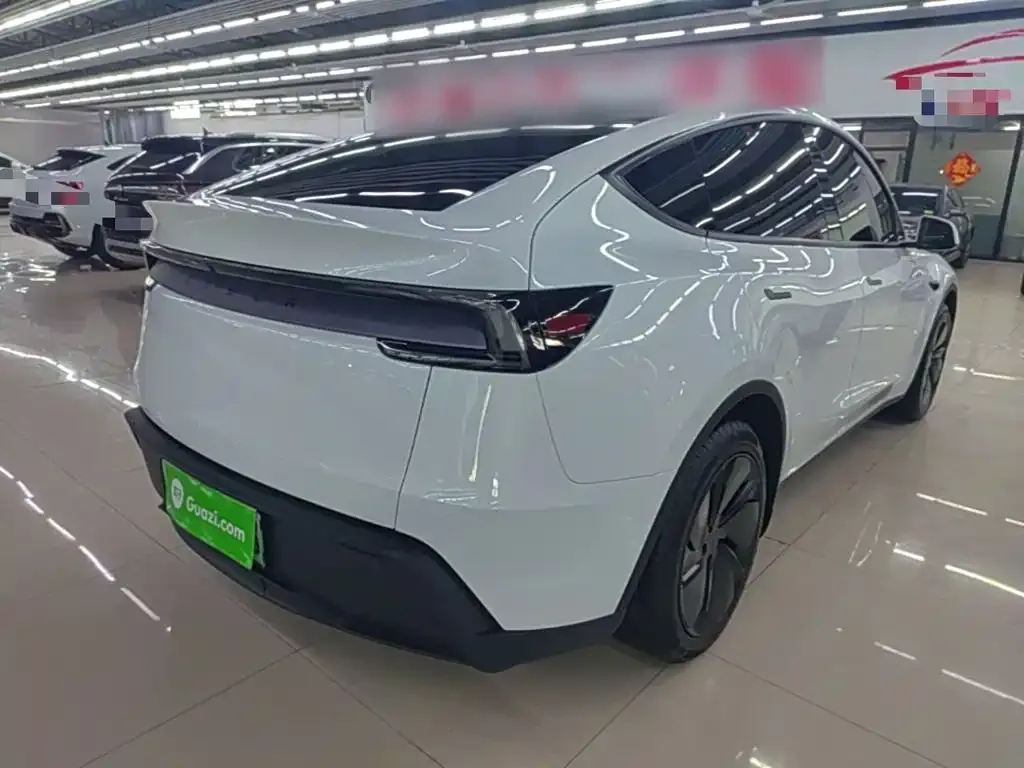 Tesla Model Y — фото 5
