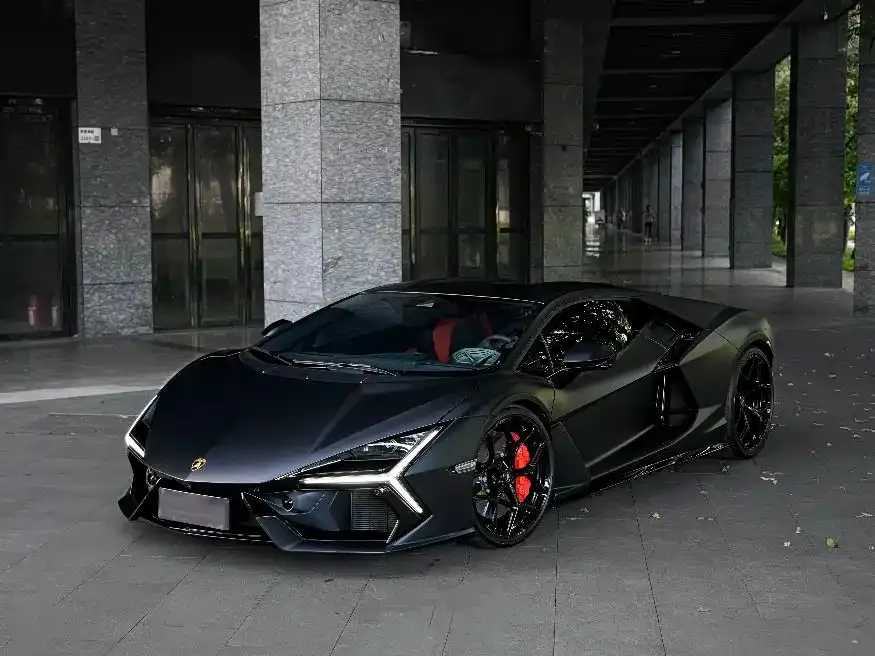 Lamborghini Revuelto — фото 5