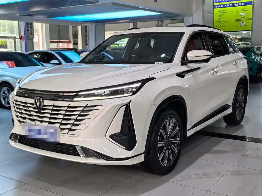 Changan CS75PLUS — фото 1