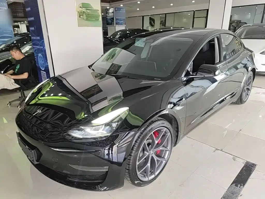 Tesla Model 3 — фото 6