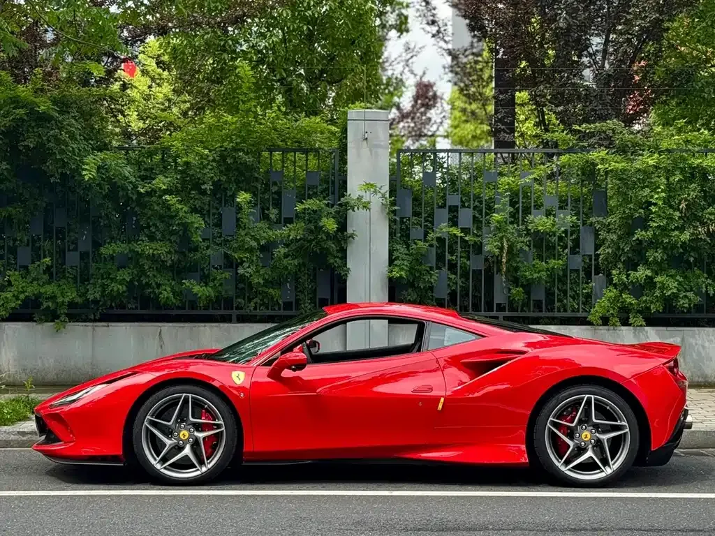 Ferrari F8 — фото 9
