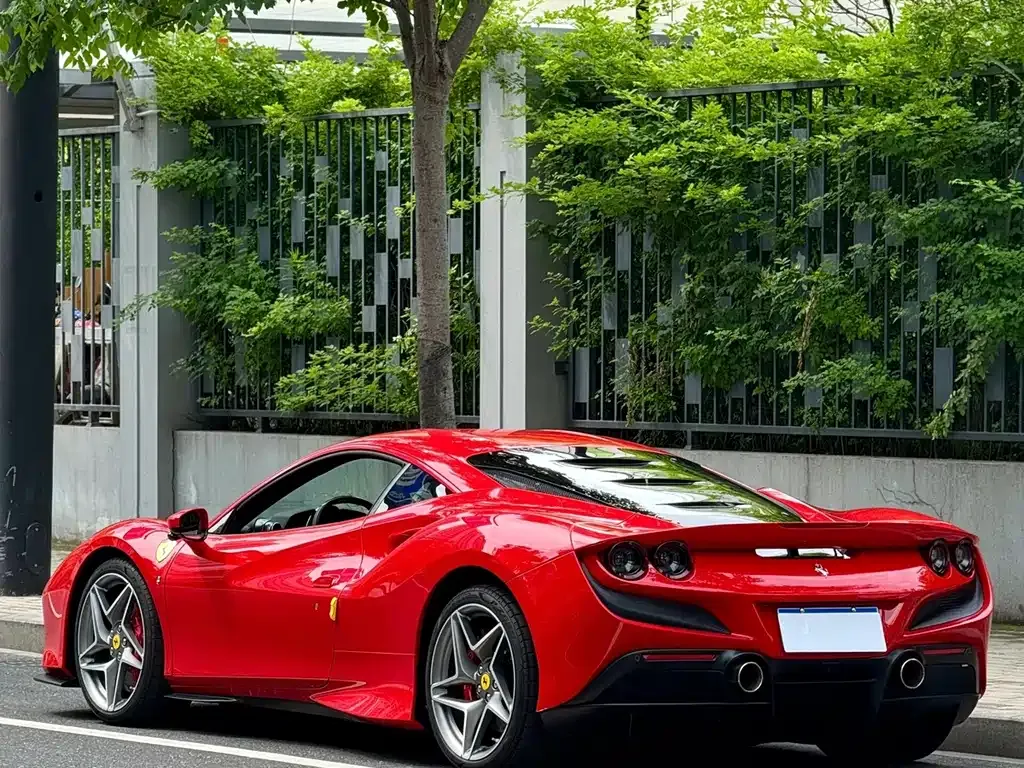 Ferrari F8 — фото 10