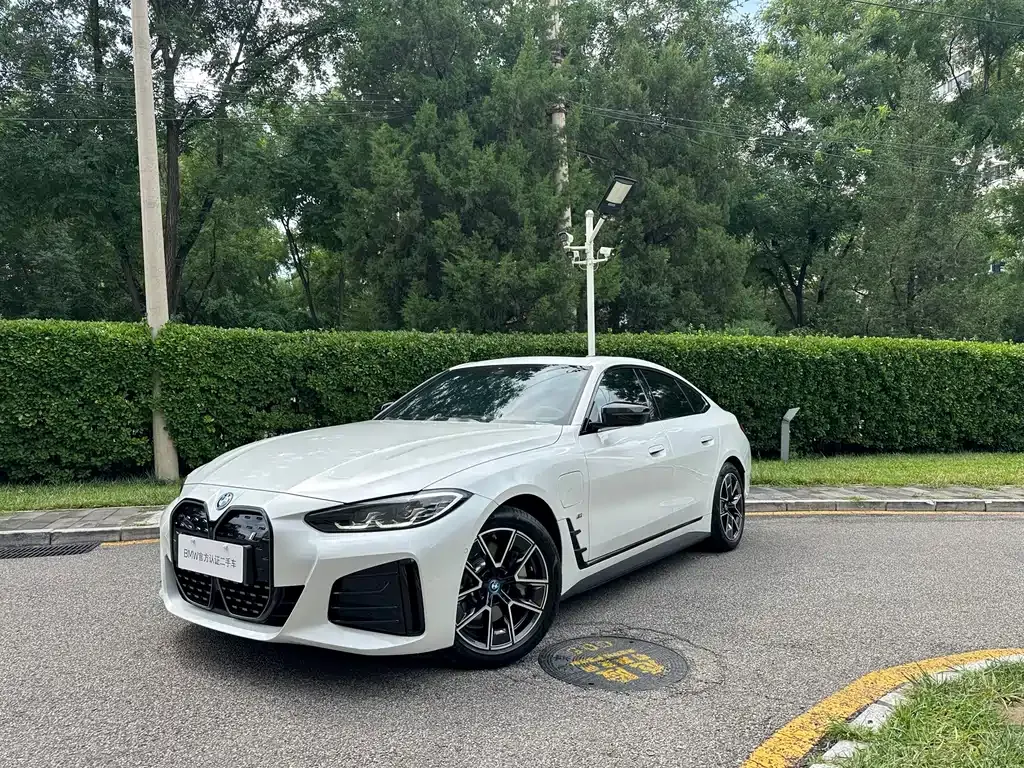 BMW i4 — фото 1