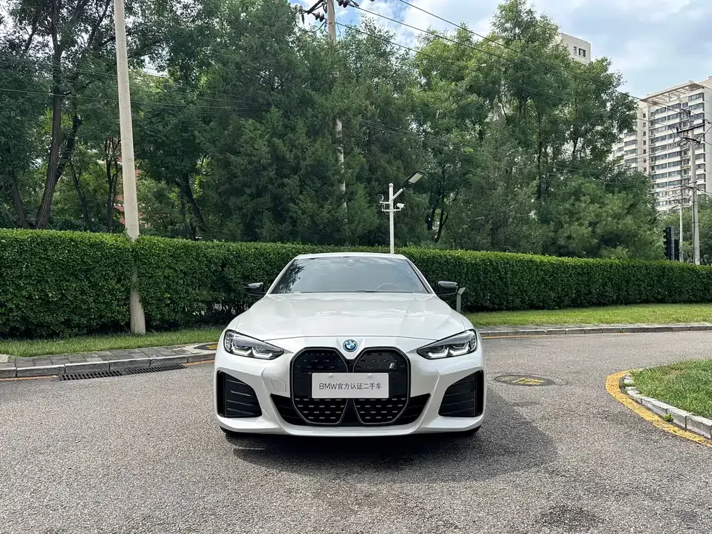 BMW i4 — фото 4