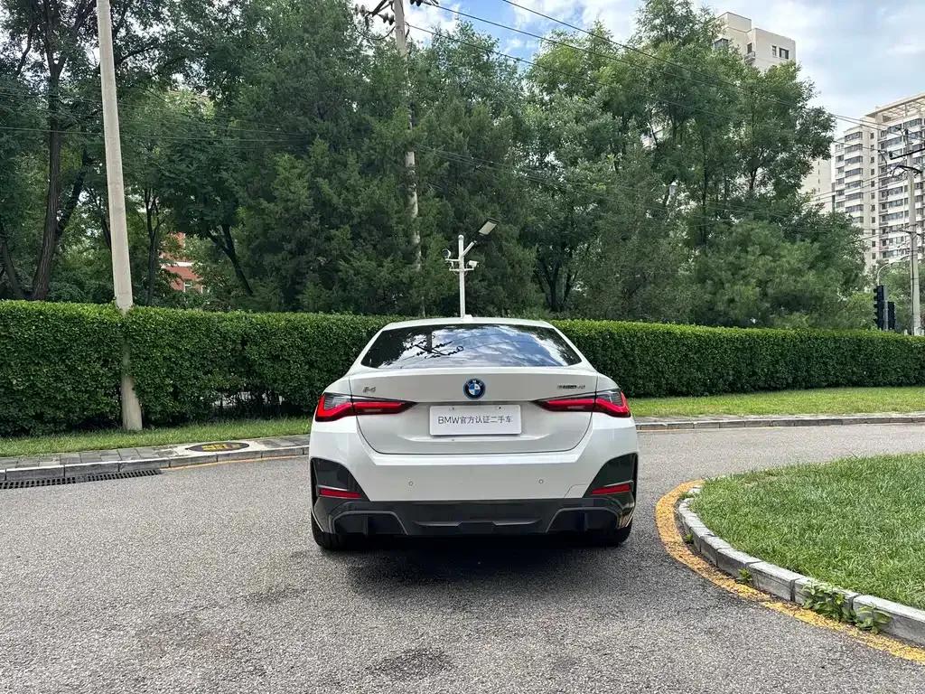 BMW i4 — фото 6