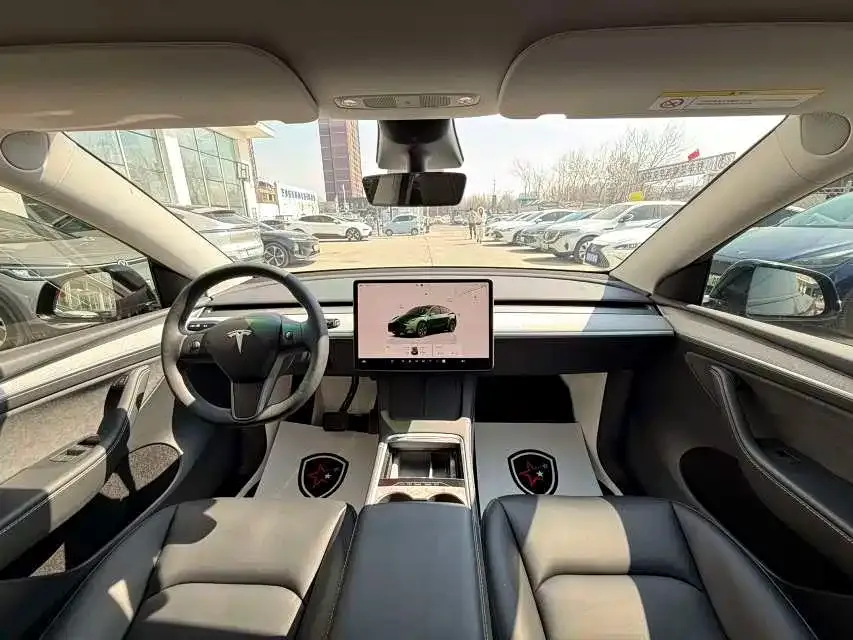 Tesla Model Y — фото 7